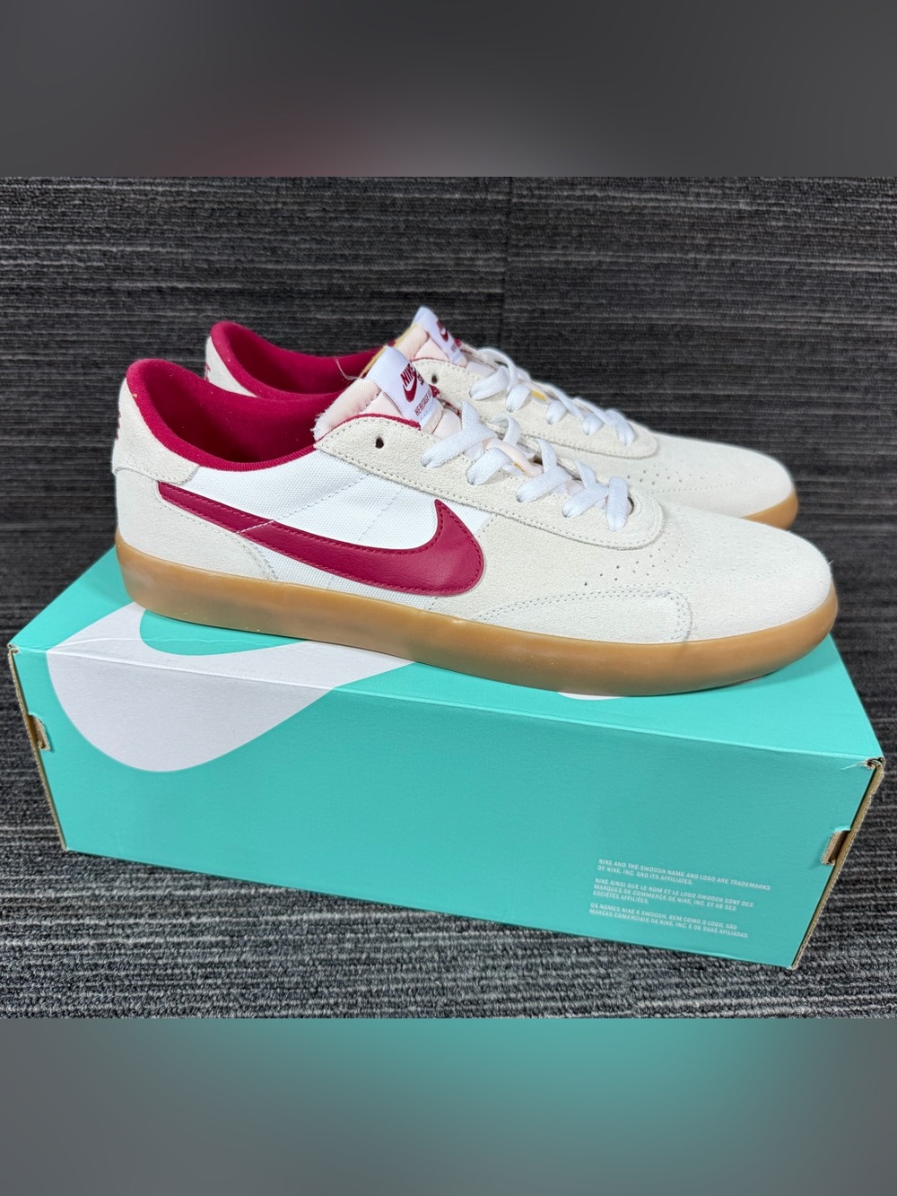 Nike SB Heritage Vulc Summit White/Cardinal Red Suede Shoe Men’s 12 Women’s 13.5